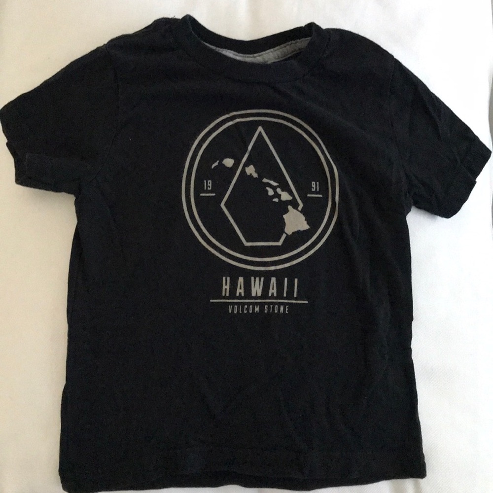 Volcom black Hawaii shirt